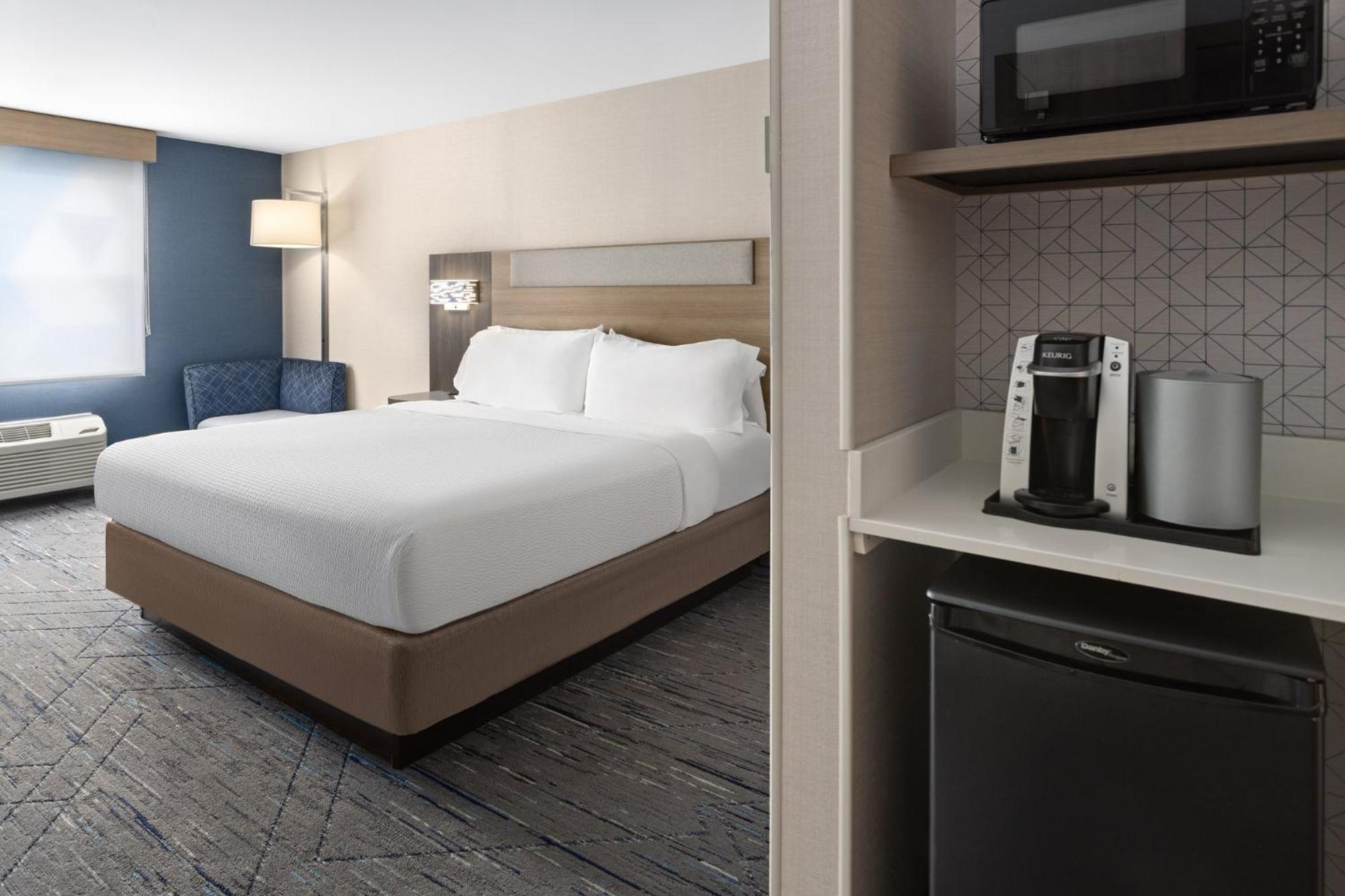 Holiday Inn Express Hotel & Suites Freeport By Ihg Экстерьер фото